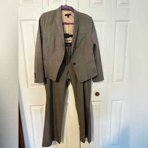 Banana republic grey suit